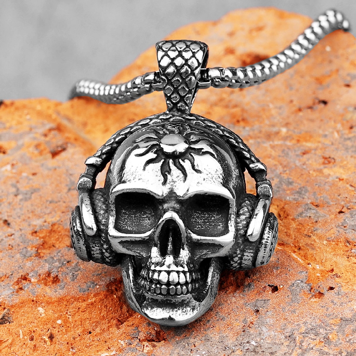 Pendentif Tête De Mort Avec Casque (Acier Inoxydable)