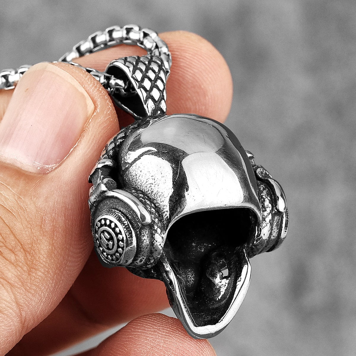 Pendentif Tête De Mort Avec Casque (Acier Inoxydable)