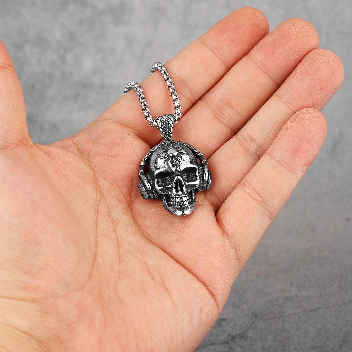 Pendentif Tête De Mort Avec Casque (Acier Inoxydable)